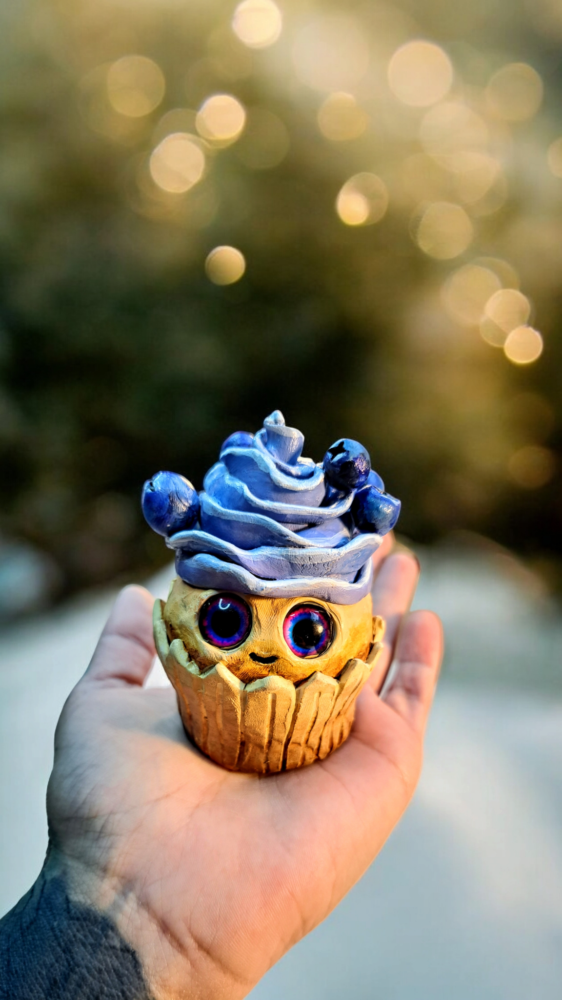 Cute Cupcake Sculptures (Multiple Flavor Options)