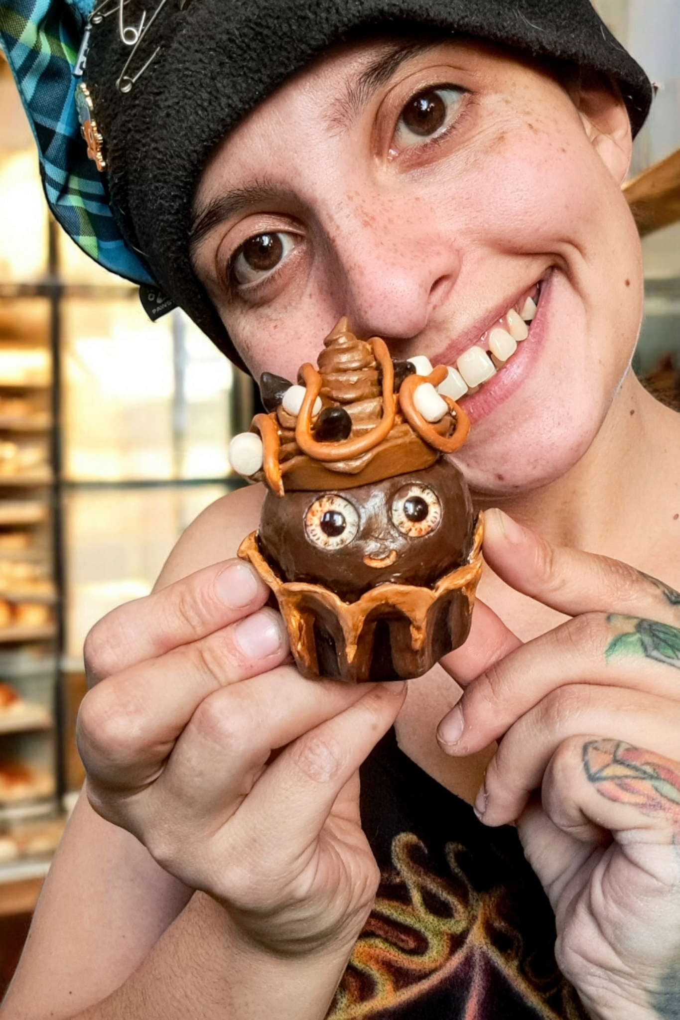 Cute Cupcake Sculptures (Multiple Flavor Options)